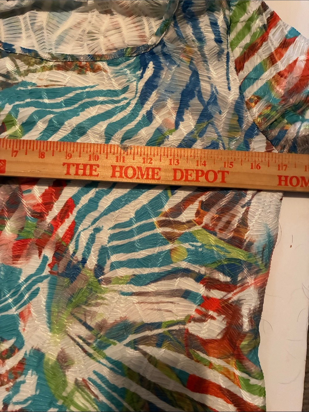 Snoskins Colorful Top Size M Abstract Pattern - Picture 5 of 7